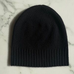 Amour Vert Black Cashmere Beanie